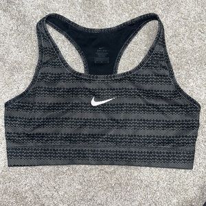 Medium Nike Dri-Fit Bra